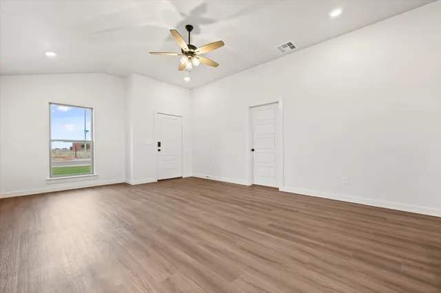 Photo 8 — 7217 14th Street, Lubbock, TX 79416