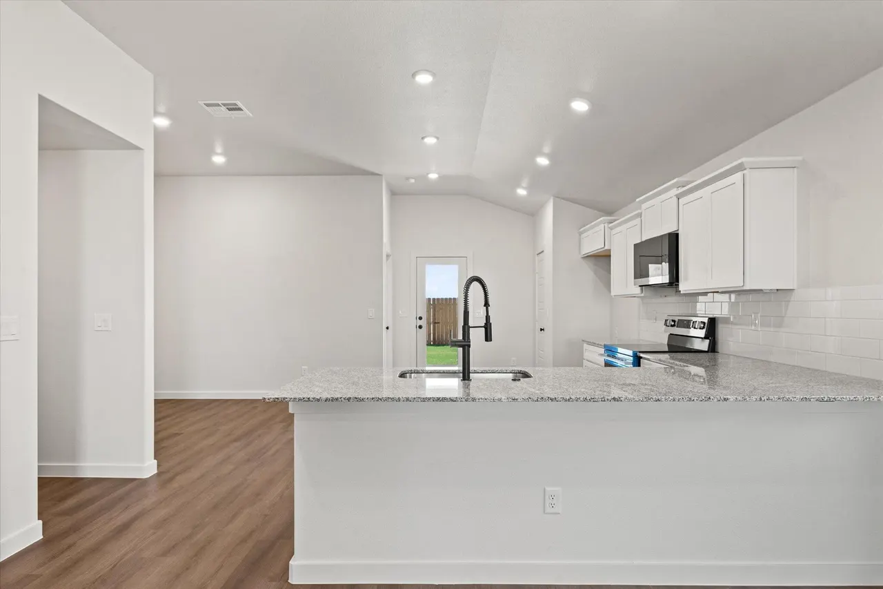 Photo 10 — 7217 14th Street, Lubbock, TX 79416