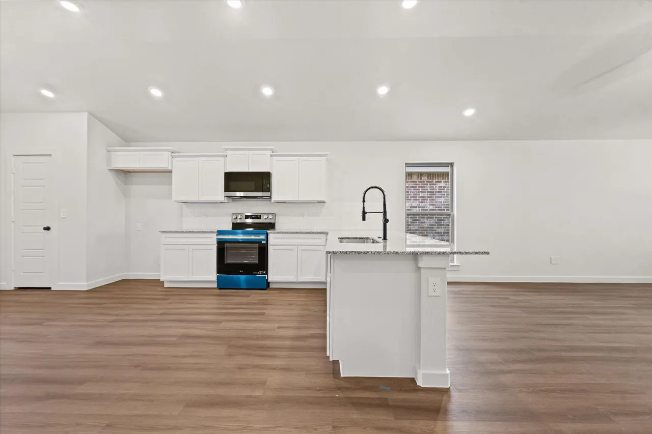 Photo 12 — 7217 14th Street, Lubbock, TX 79416