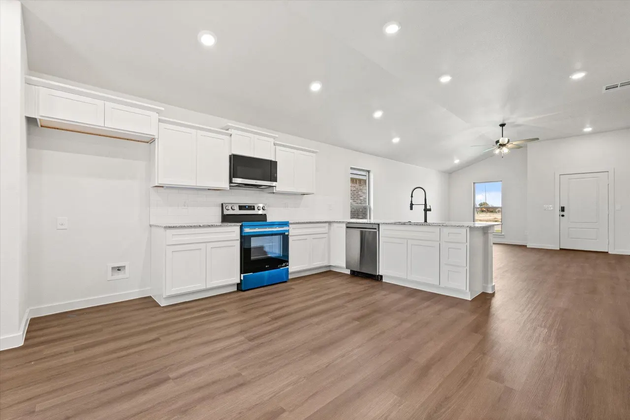 Photo 13 — 7217 14th Street, Lubbock, TX 79416