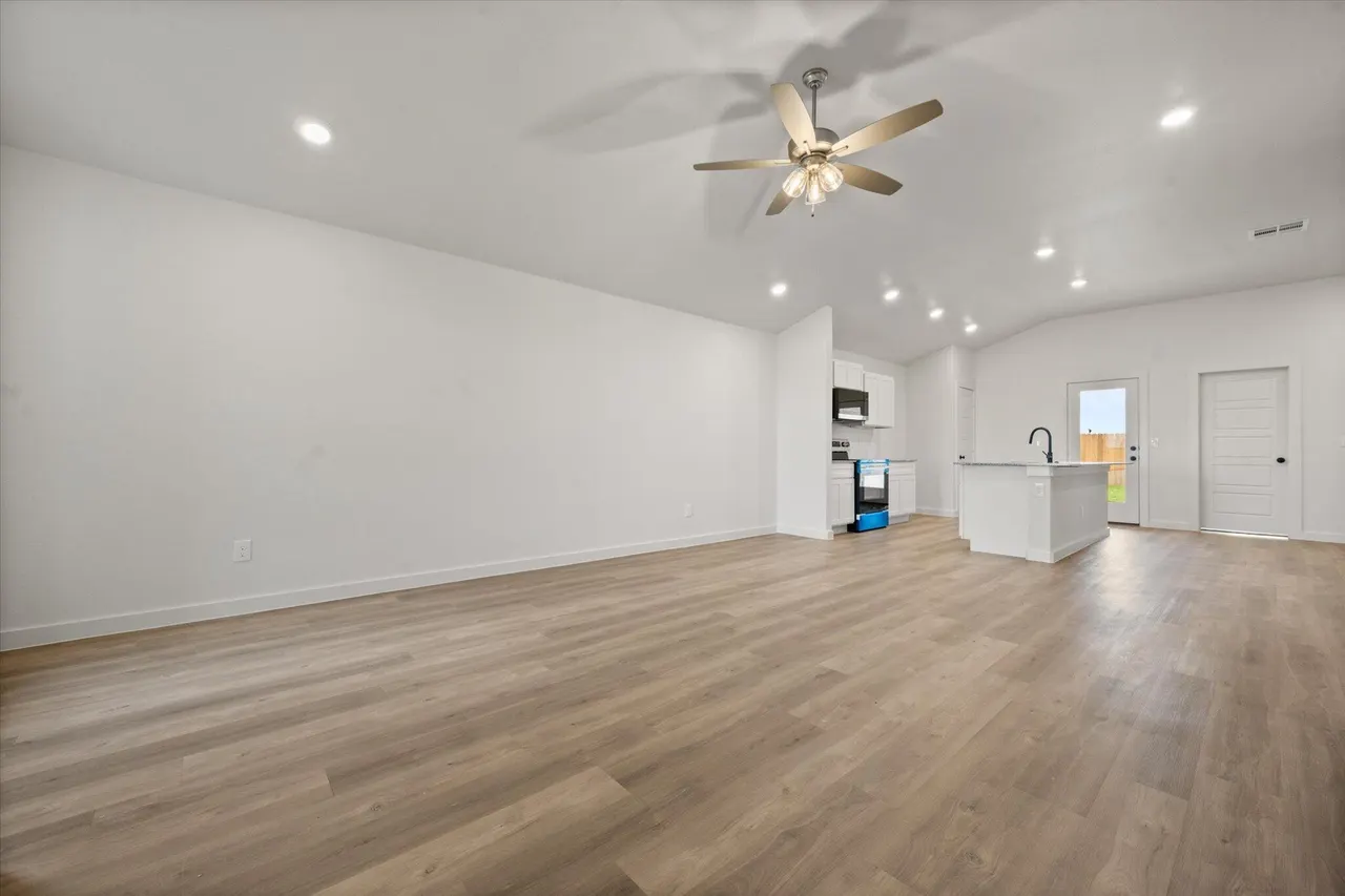 Photo 6 — 8517 24th Street, Lubbock, TX 79407