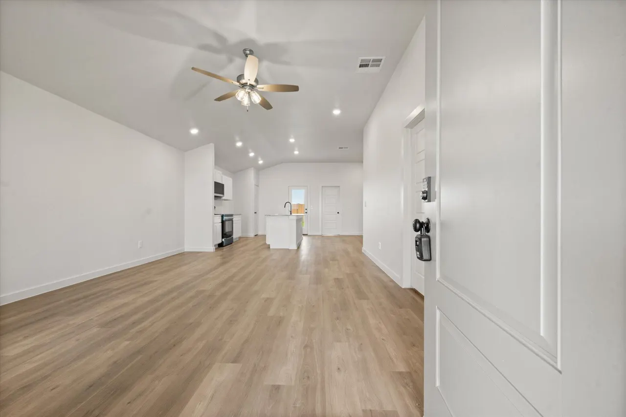 Photo 4 — 8517 24th Street, Lubbock, TX 79407