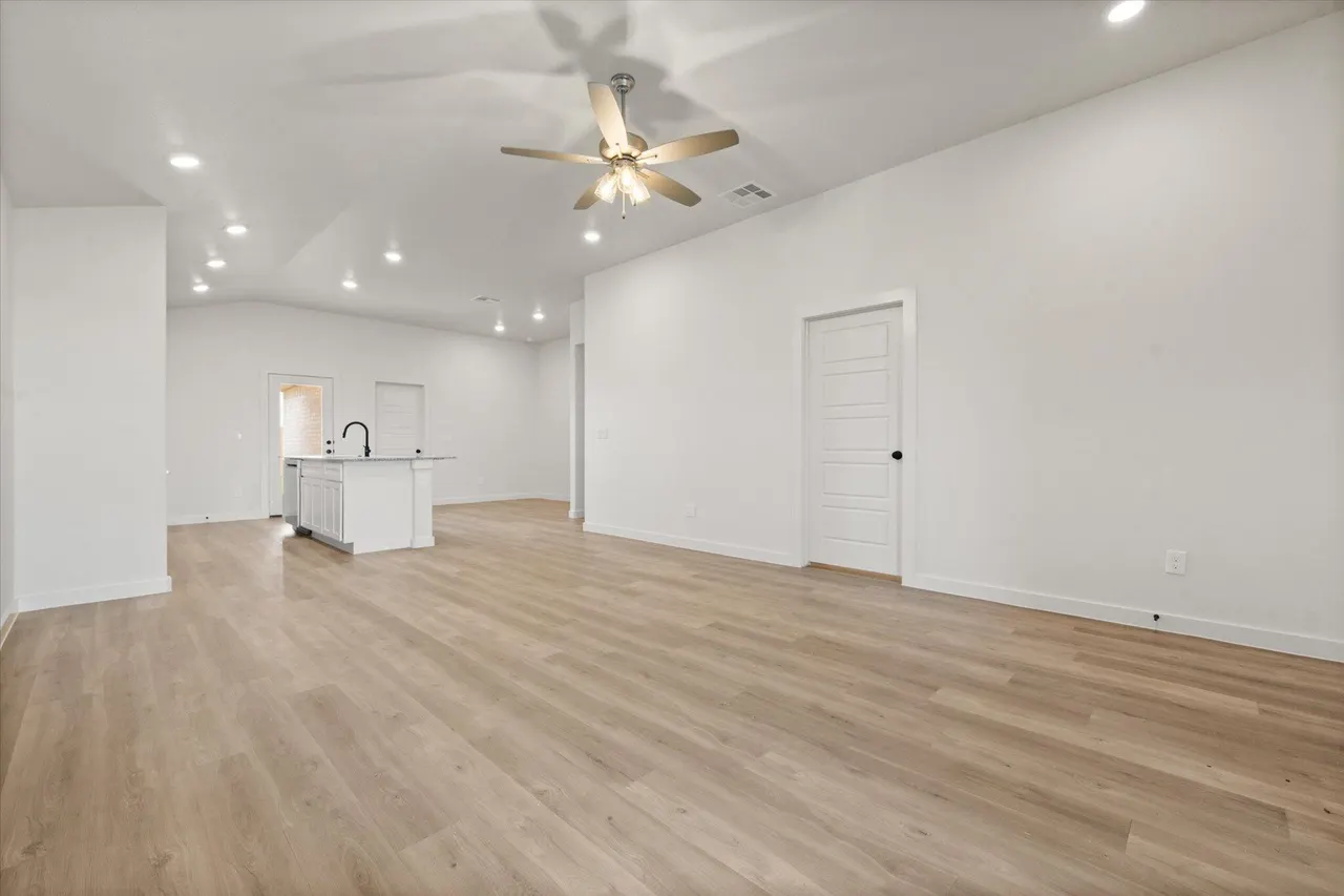 Photo 5 — 8517 24th Street, Lubbock, TX 79407