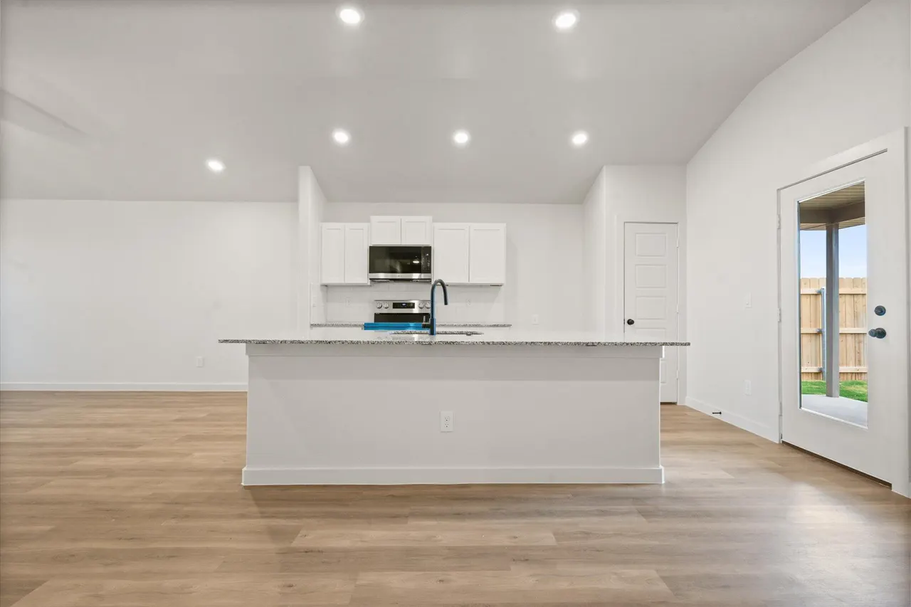 Photo 9 — 8517 24th Street, Lubbock, TX 79407