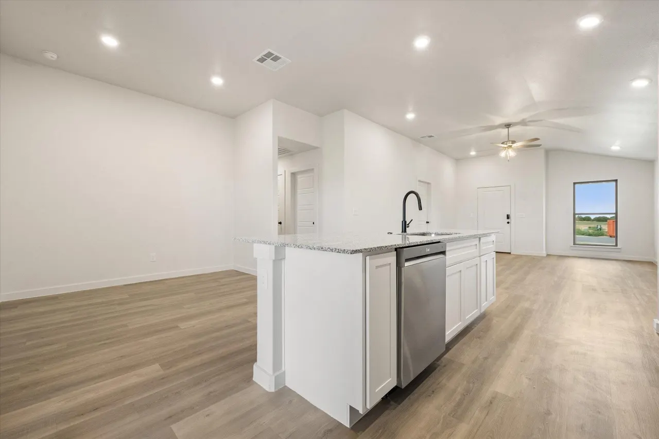 Photo 12 — 8517 24th Street, Lubbock, TX 79407