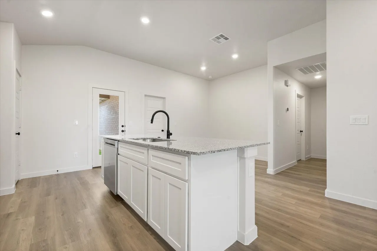 Photo 13 — 8517 24th Street, Lubbock, TX 79407