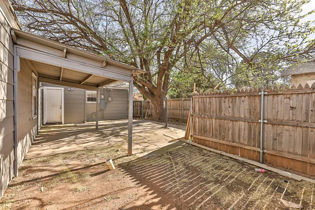 Photo 5 — 1914 25th Street, Lubbock, TX 79411