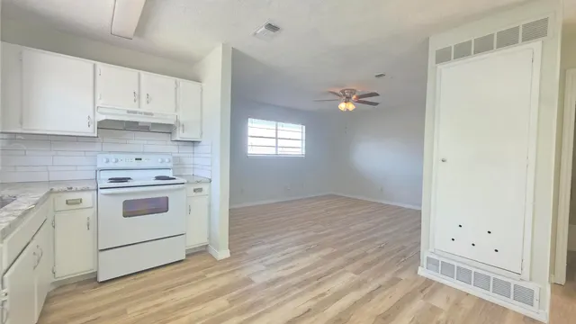 Photo 6 — 2207 15th Street A, Lubbock, TX 79401