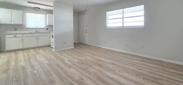 Photo 5 — 2207 15th Street A, Lubbock, TX 79401