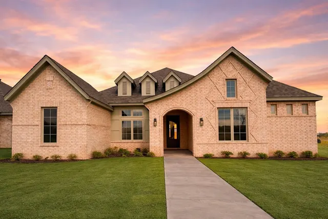 Photo 2 — 6962 100th Street, Lubbock, TX 79424