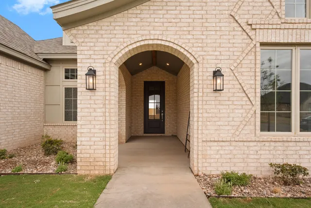 Photo 3 — 6962 100th Street, Lubbock, TX 79424
