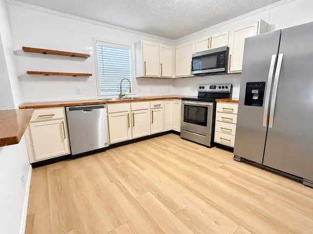 Photo 5 — 4517 39th Street, Lubbock, TX 79414