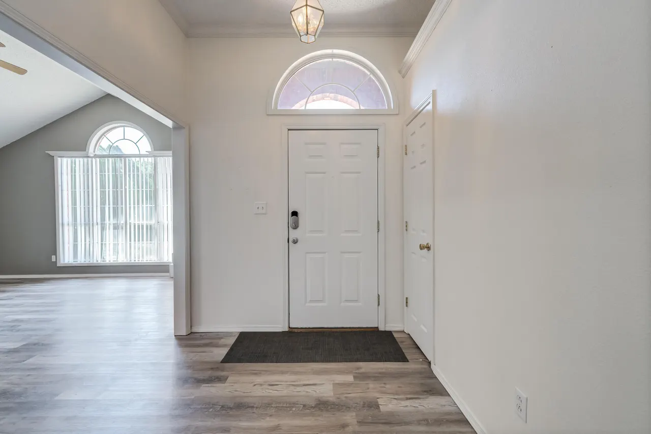 Photo 10 — 6204 9th Street, Lubbock, TX 79416