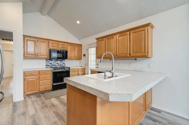 Photo 3 — 6204 9th Street, Lubbock, TX 79416
