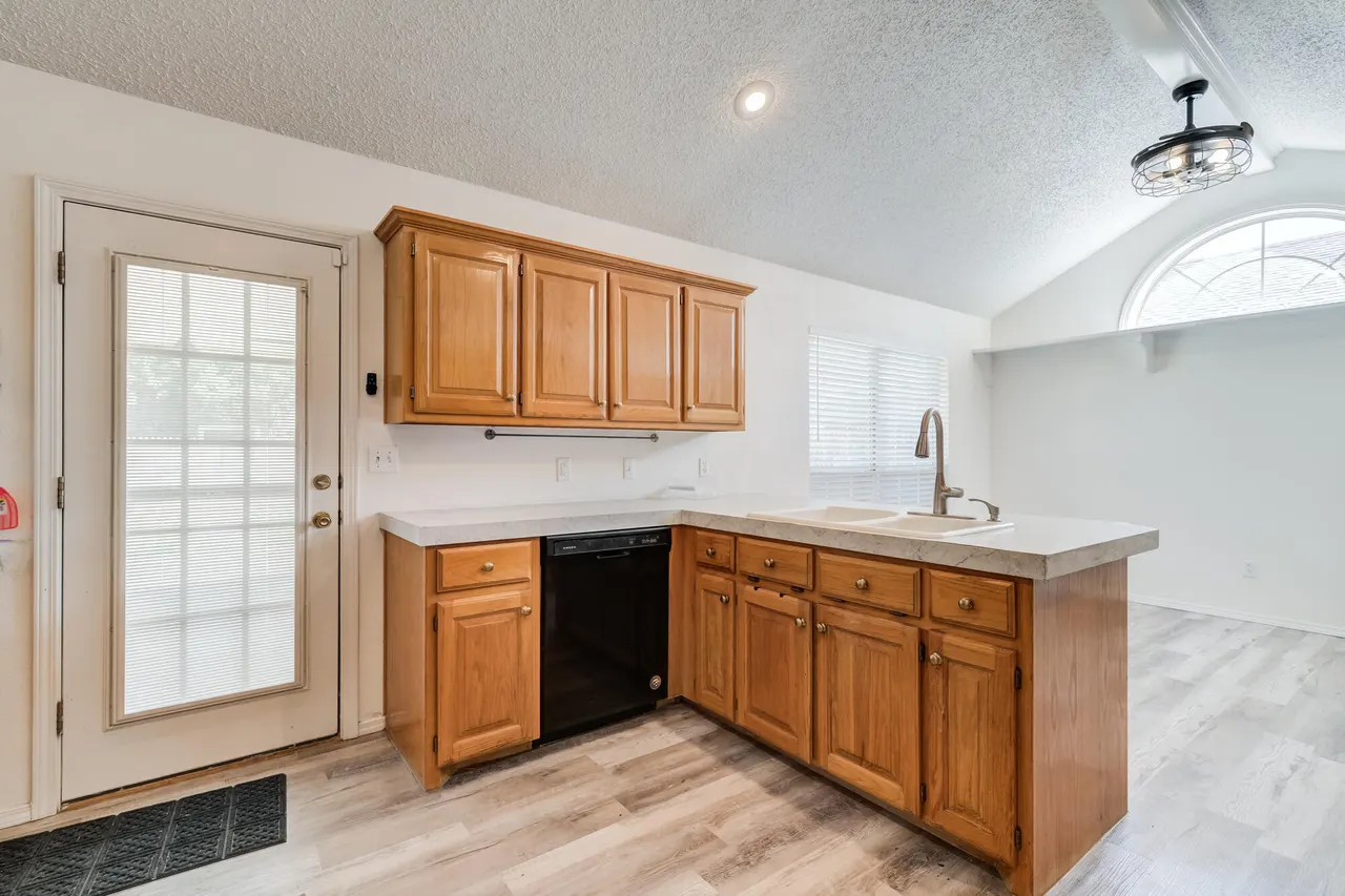 Photo 21 — 6204 9th Street, Lubbock, TX 79416