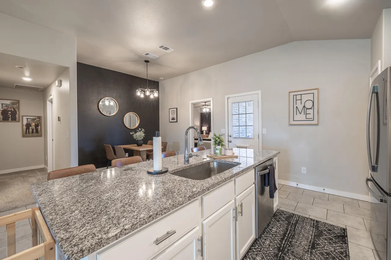 Photo 12 — 7434 32nd Street, Lubbock, TX 79407