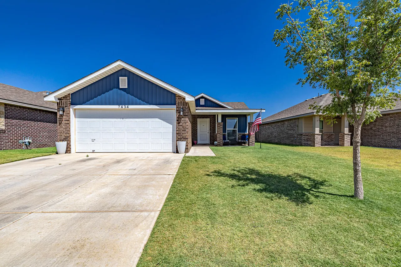 Photo 2 — 7434 32nd Street, Lubbock, TX 79407