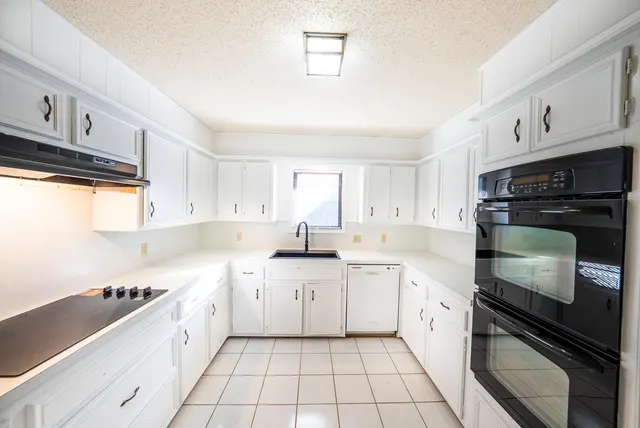 Photo 5 — 4424 76th Street, Lubbock, TX 79424