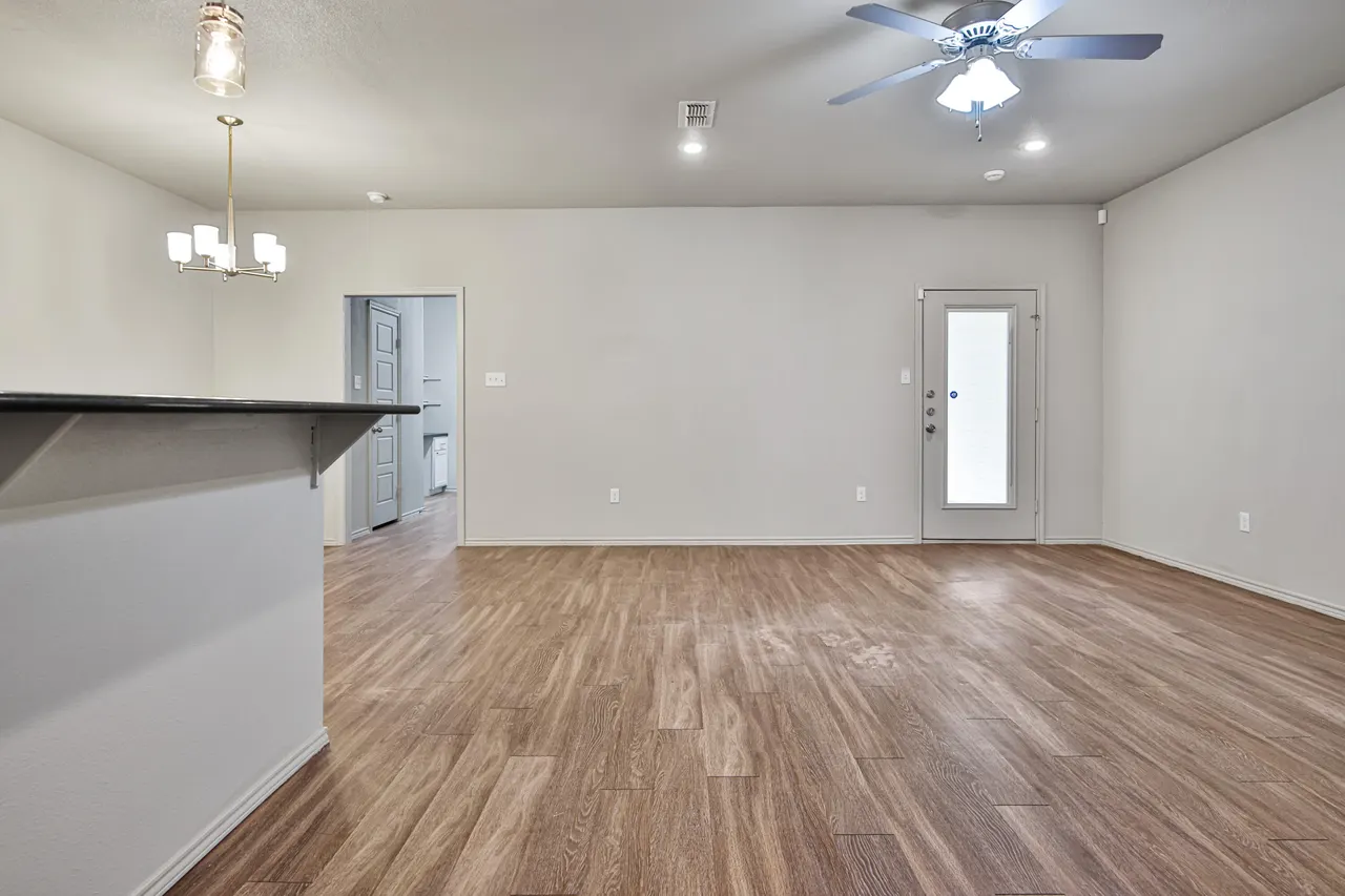 Photo 13 — 2109 10th Street, Lubbock, TX 79401