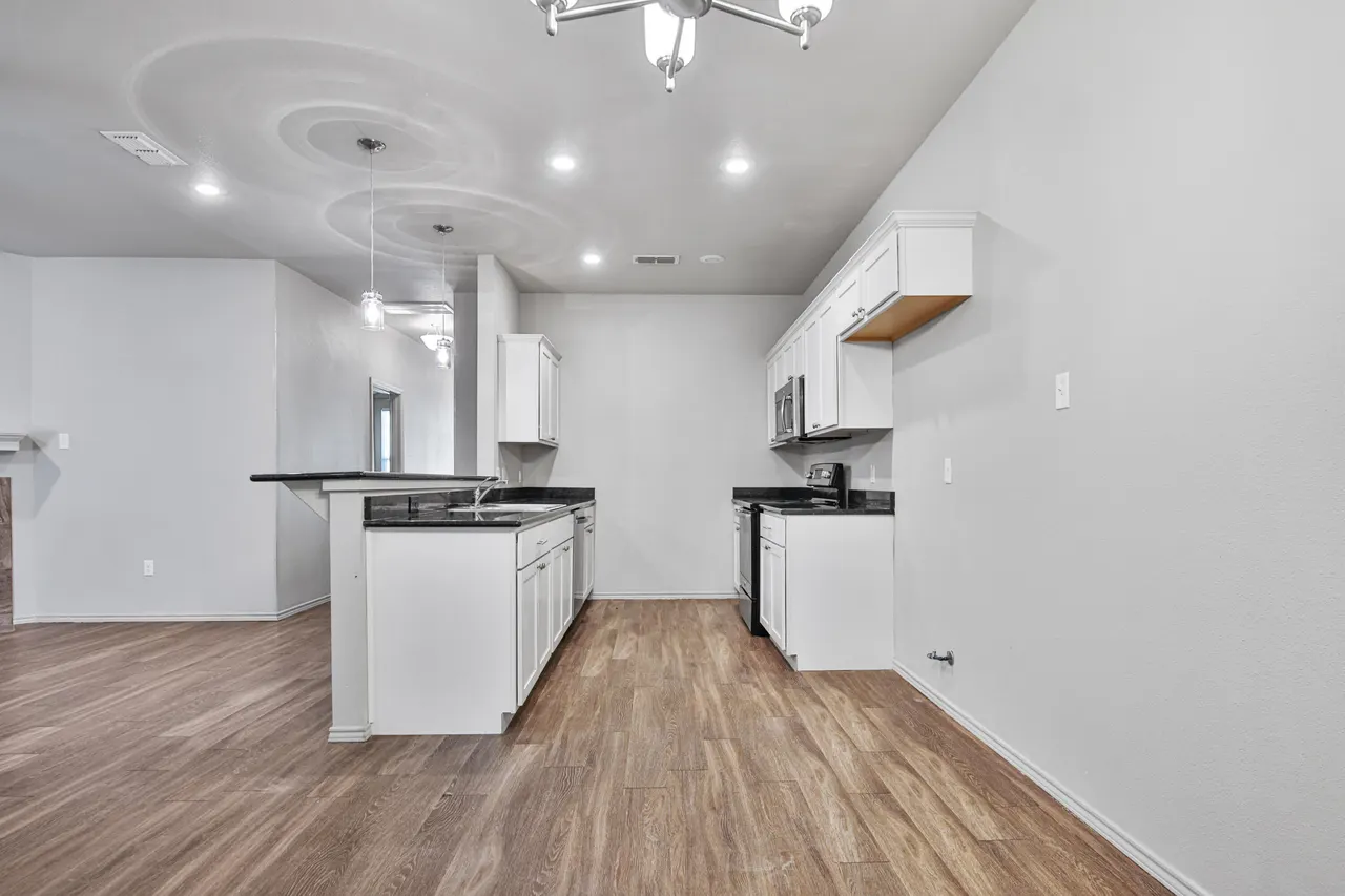 Photo 17 — 2109 10th Street, Lubbock, TX 79401