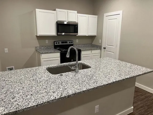 Photo 4 — 2002 Corpus Avenue B, Wolfforth, TX 79382