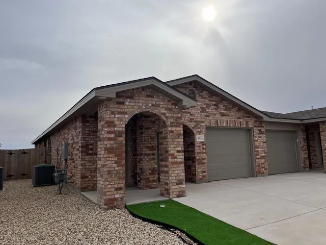 Photo 2 — 411 E 21st Street A, Wolfforth, TX 79382