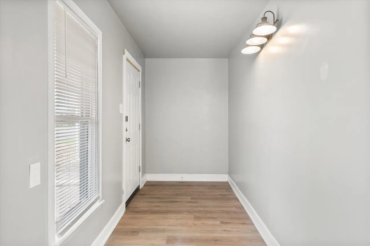 Photo 5 — 1302 Avenue E, Ralls, TX 79357