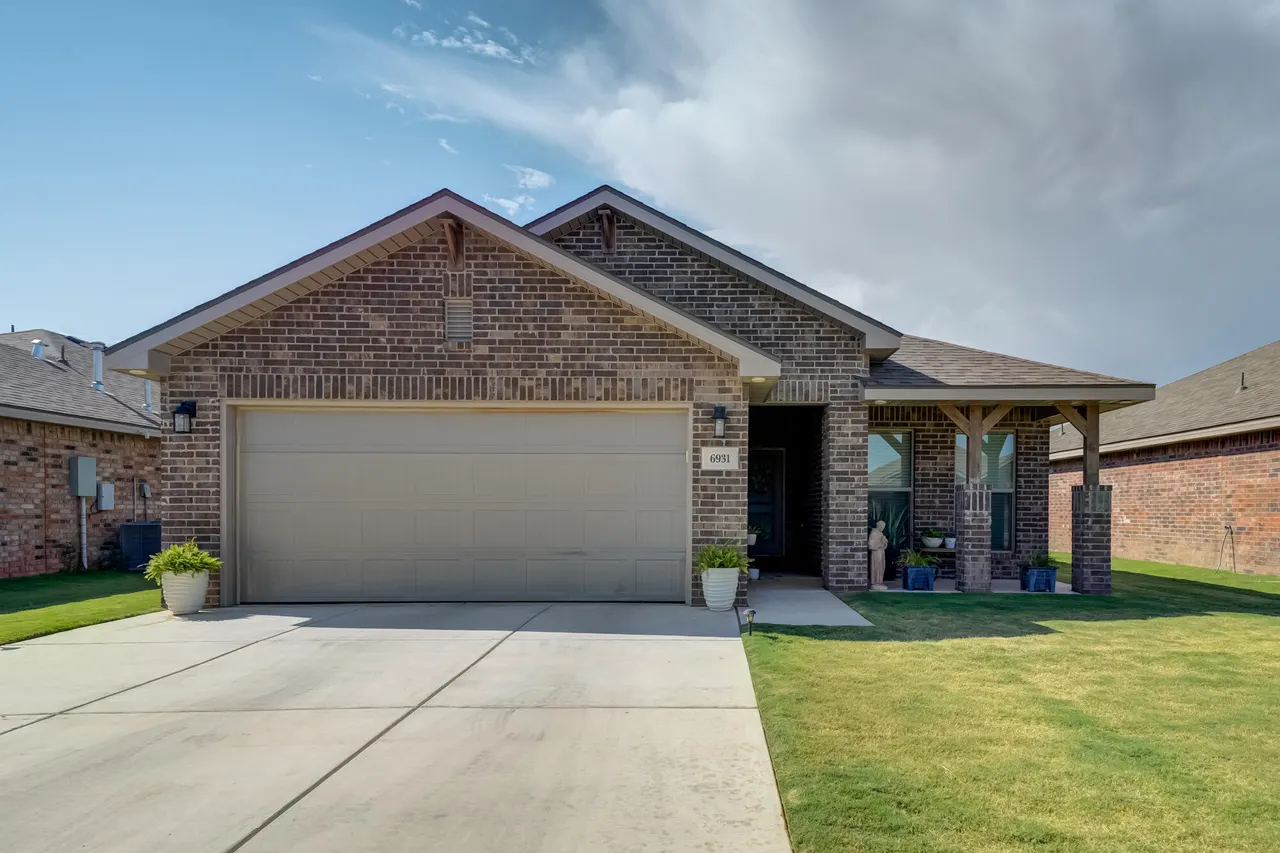 Front exterior — 6931 10th Street, Lubbock, TX 79416