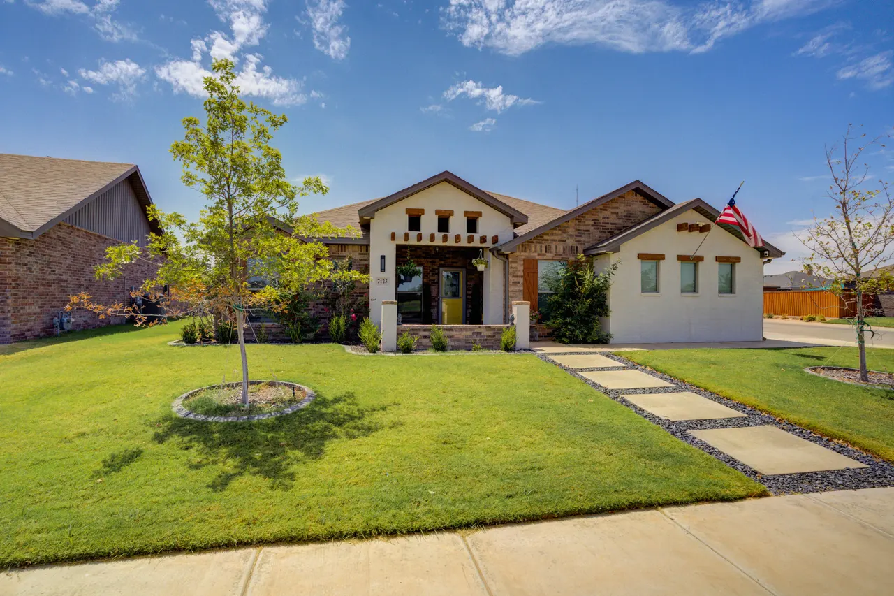 Photo 3 — 7423 28th Street, Lubbock, TX 79407