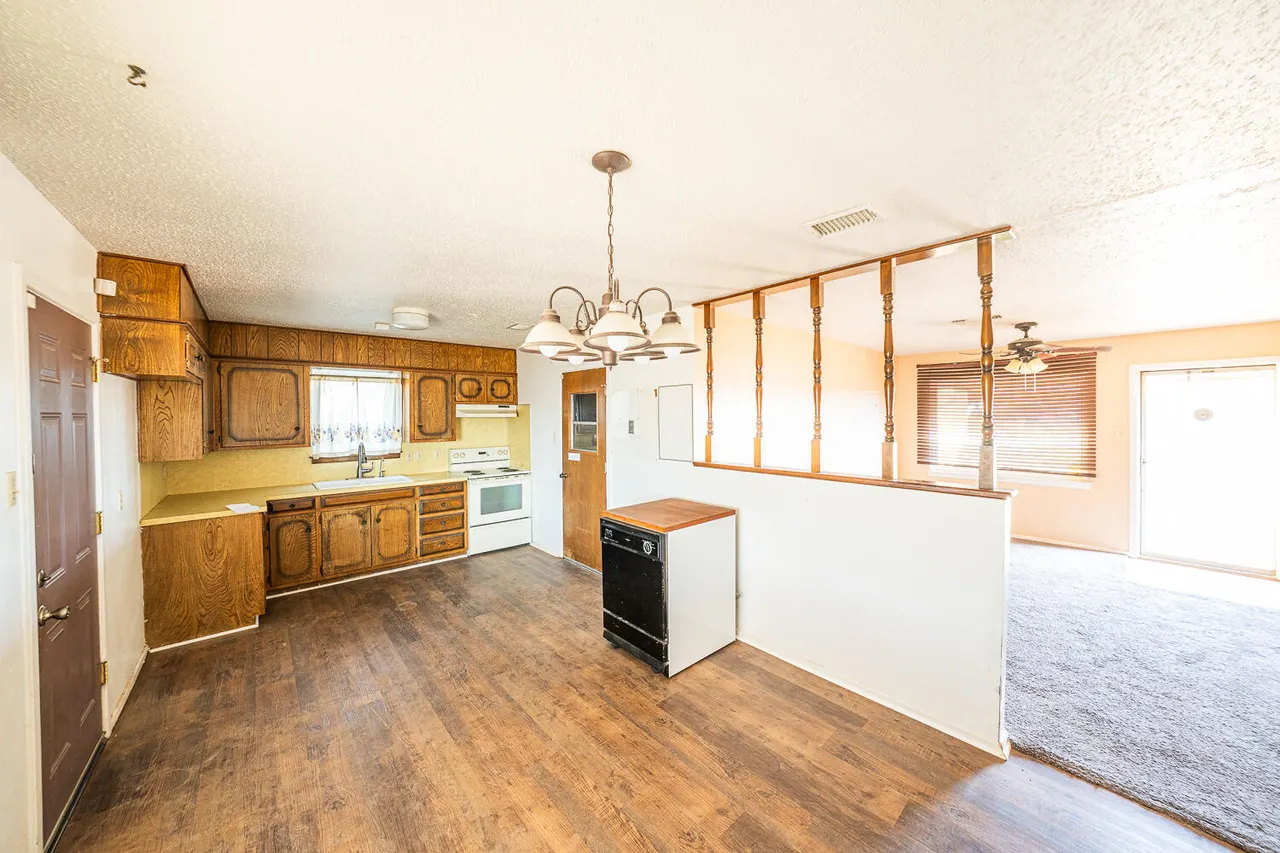 Photo 4 — 1601 69th Street, Lubbock, TX 79412