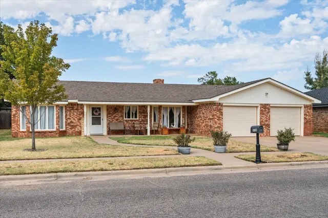 Photo 4 — 5720 70th Place, Lubbock, TX 79424