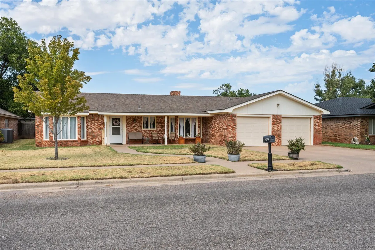 Photo 3 — 5720 70th Place, Lubbock, TX 79424