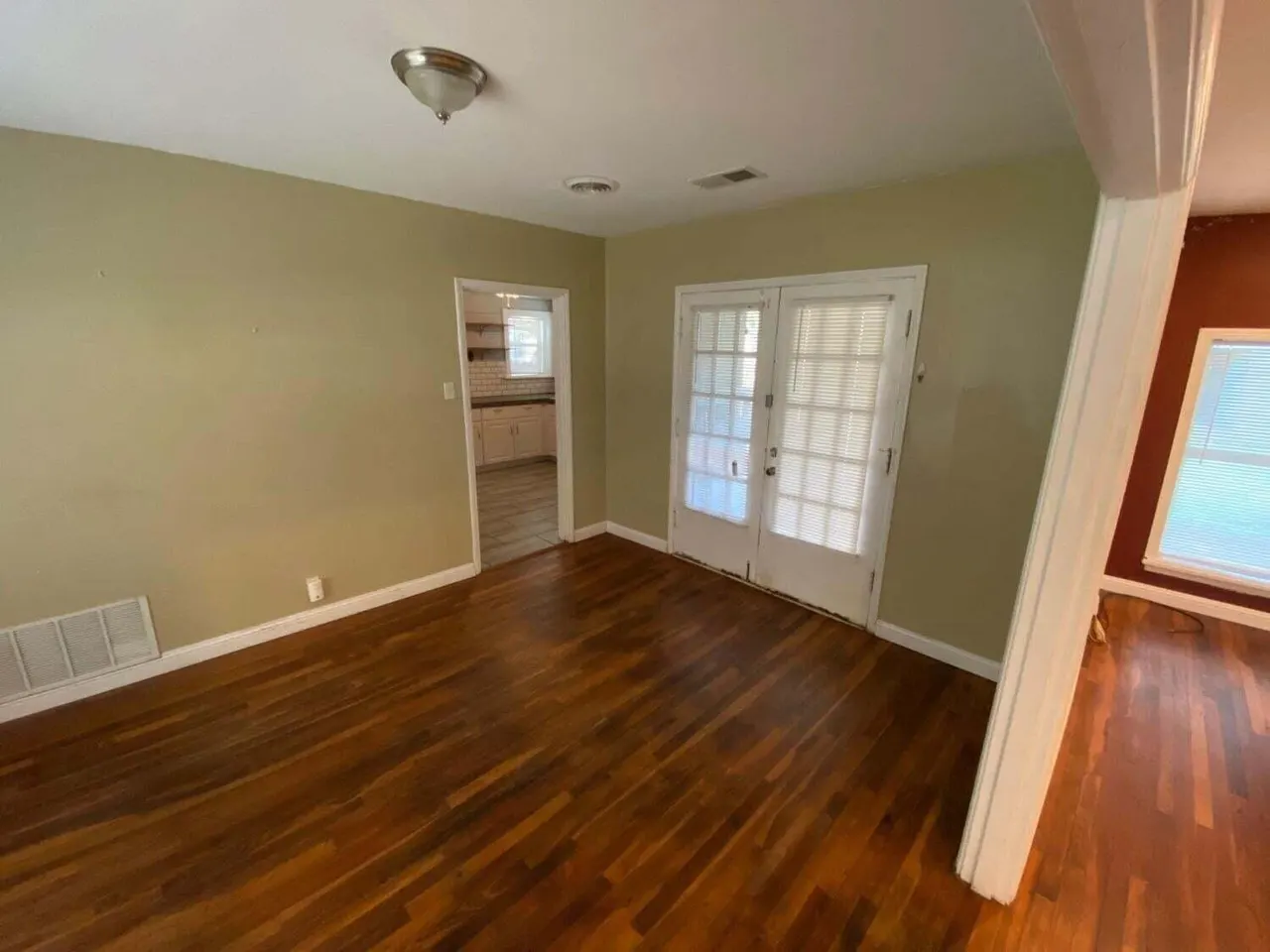 Photo 4 — 2420 29th Street, Lubbock, TX 79411