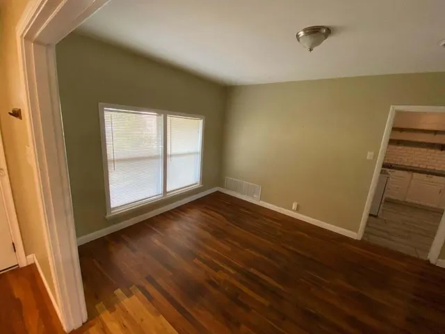 Photo 5 — 2420 29th Street, Lubbock, TX 79411