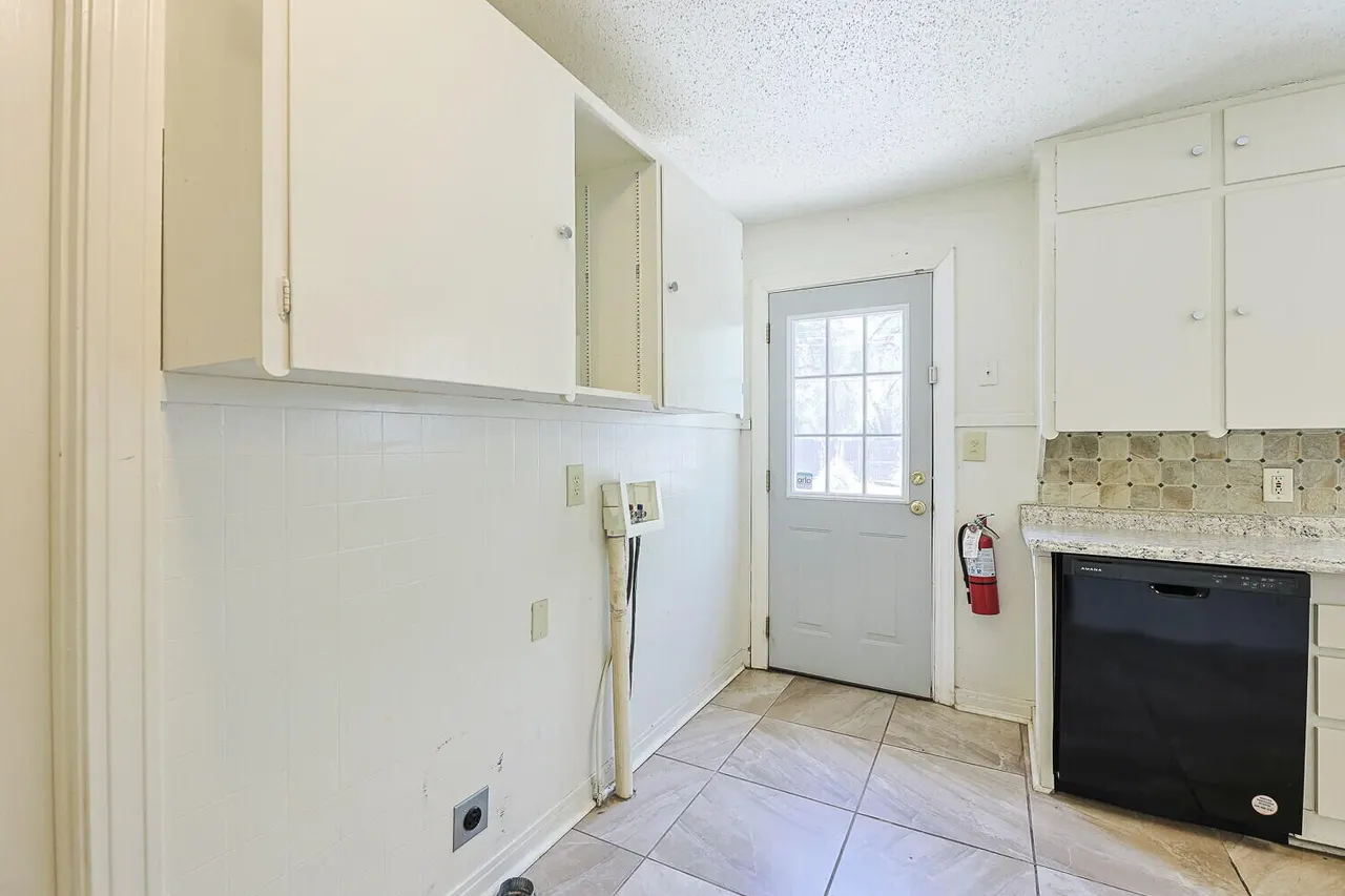 Photo 14 — 2305 21st Street, Lubbock, TX 79411