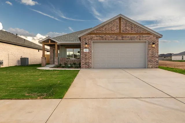 Front exterior — 6925 14th Street, Lubbock, TX 79416
