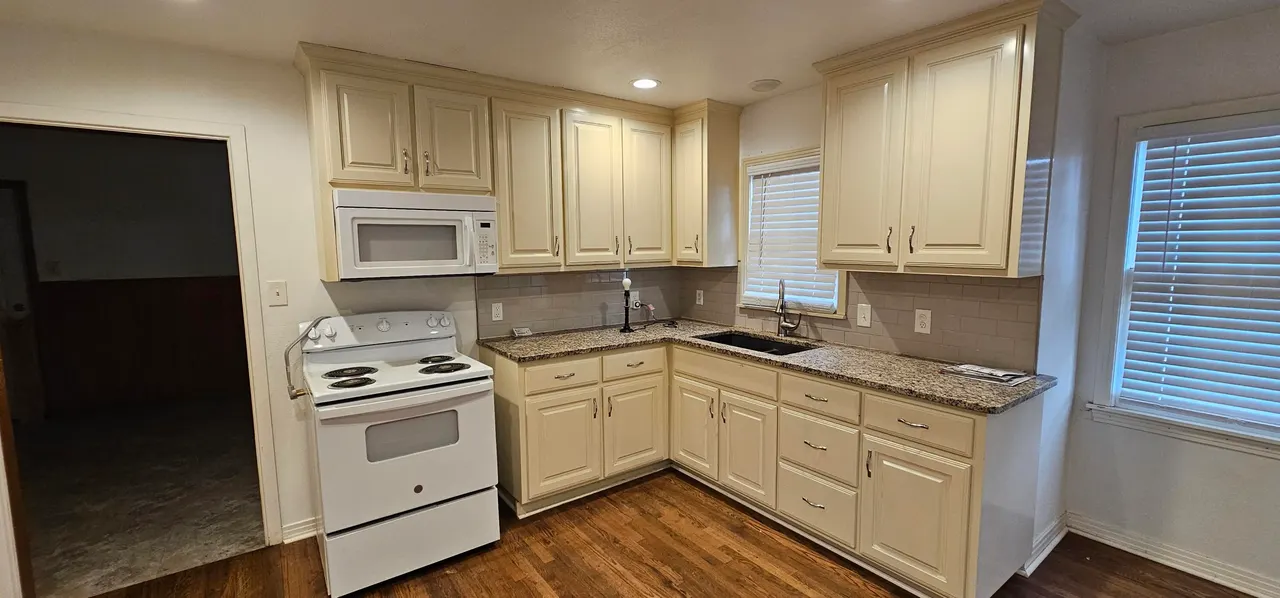 Photo 9 — 2007 62nd Street, Lubbock, TX 79412