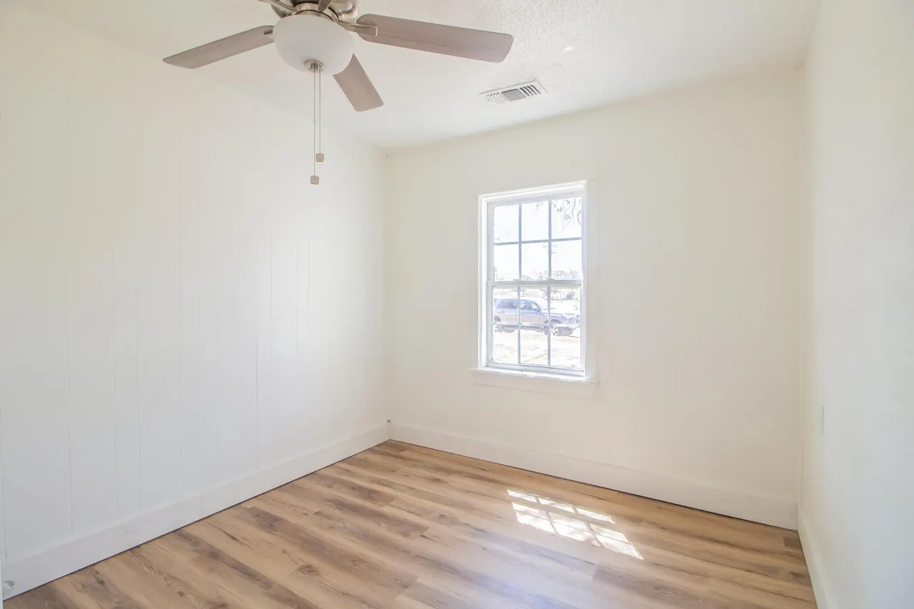 Photo 17 — 1501 8th Street, Levelland, TX 79336