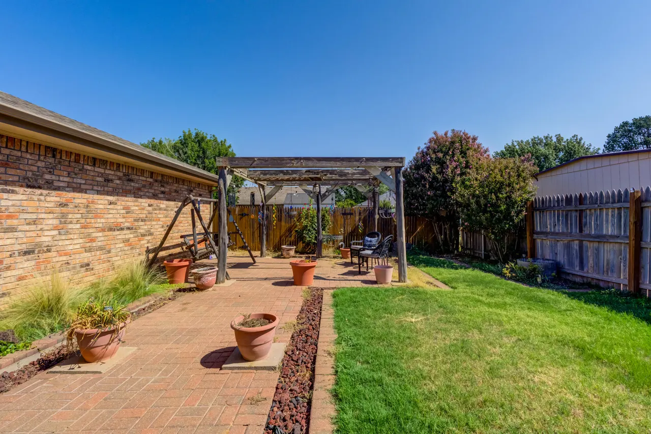 Photo 5 — 5920 72nd Street, Lubbock, TX 79424