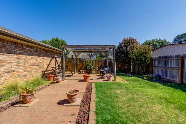 Photo 5 — 5920 72nd Street, Lubbock, TX 79424