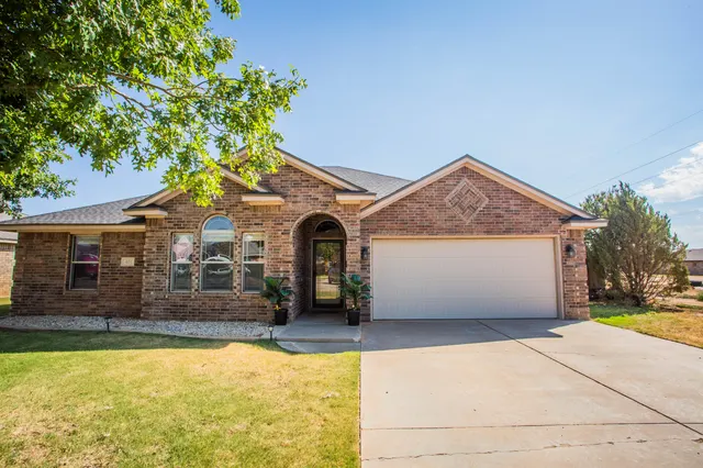 Photo 2 — 401 McMillen Avenue, Wolfforth, TX 79382