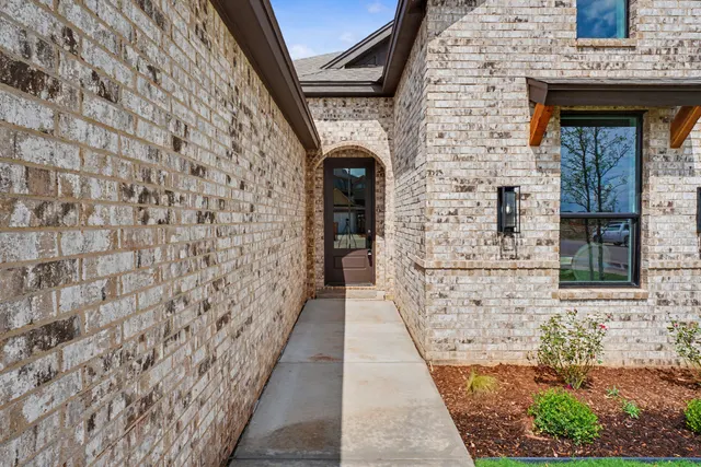 Photo 3 — 411 Essex Lane, Wolfforth, TX 79382