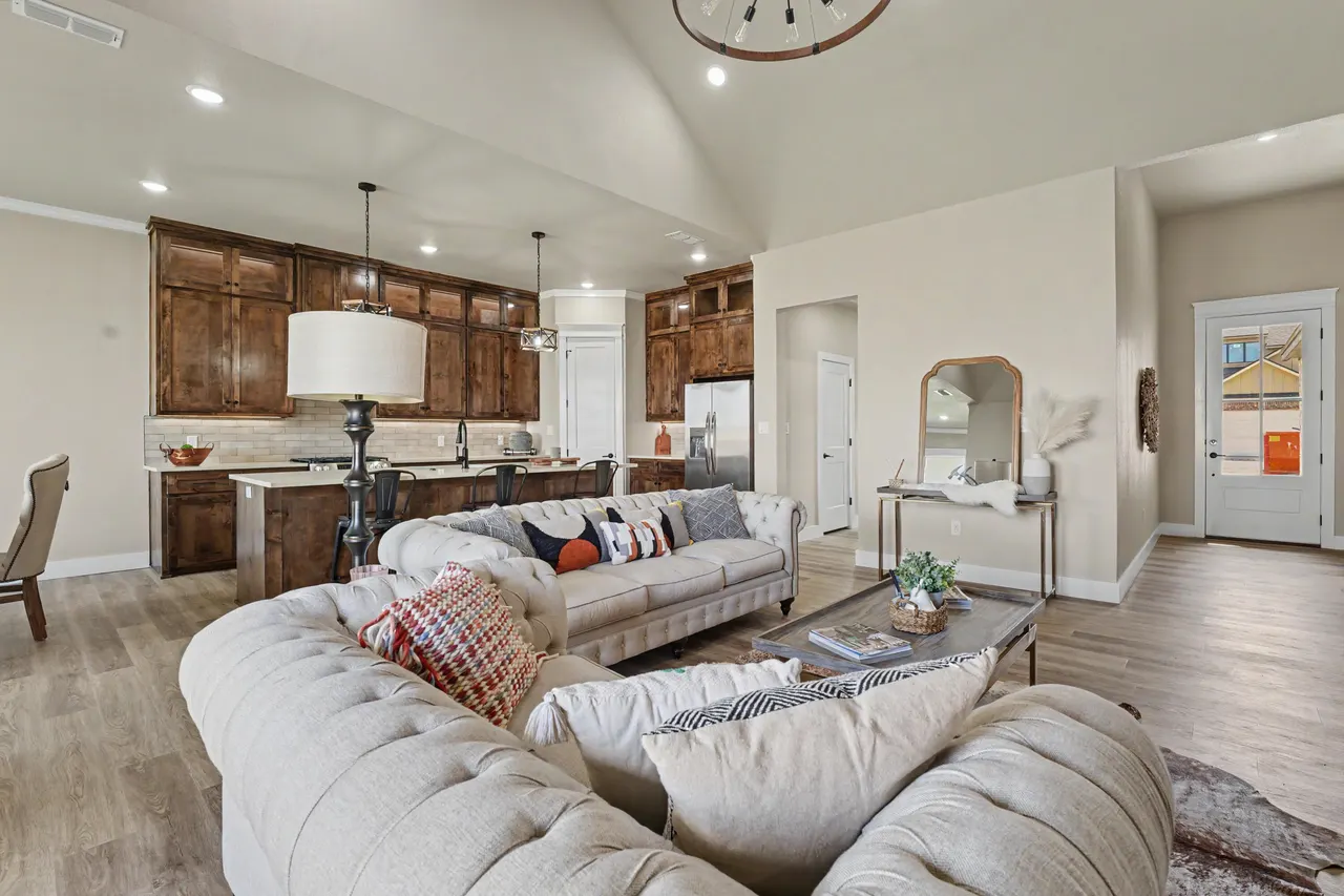 Photo 8 — 411 Essex Lane, Wolfforth, TX 79382