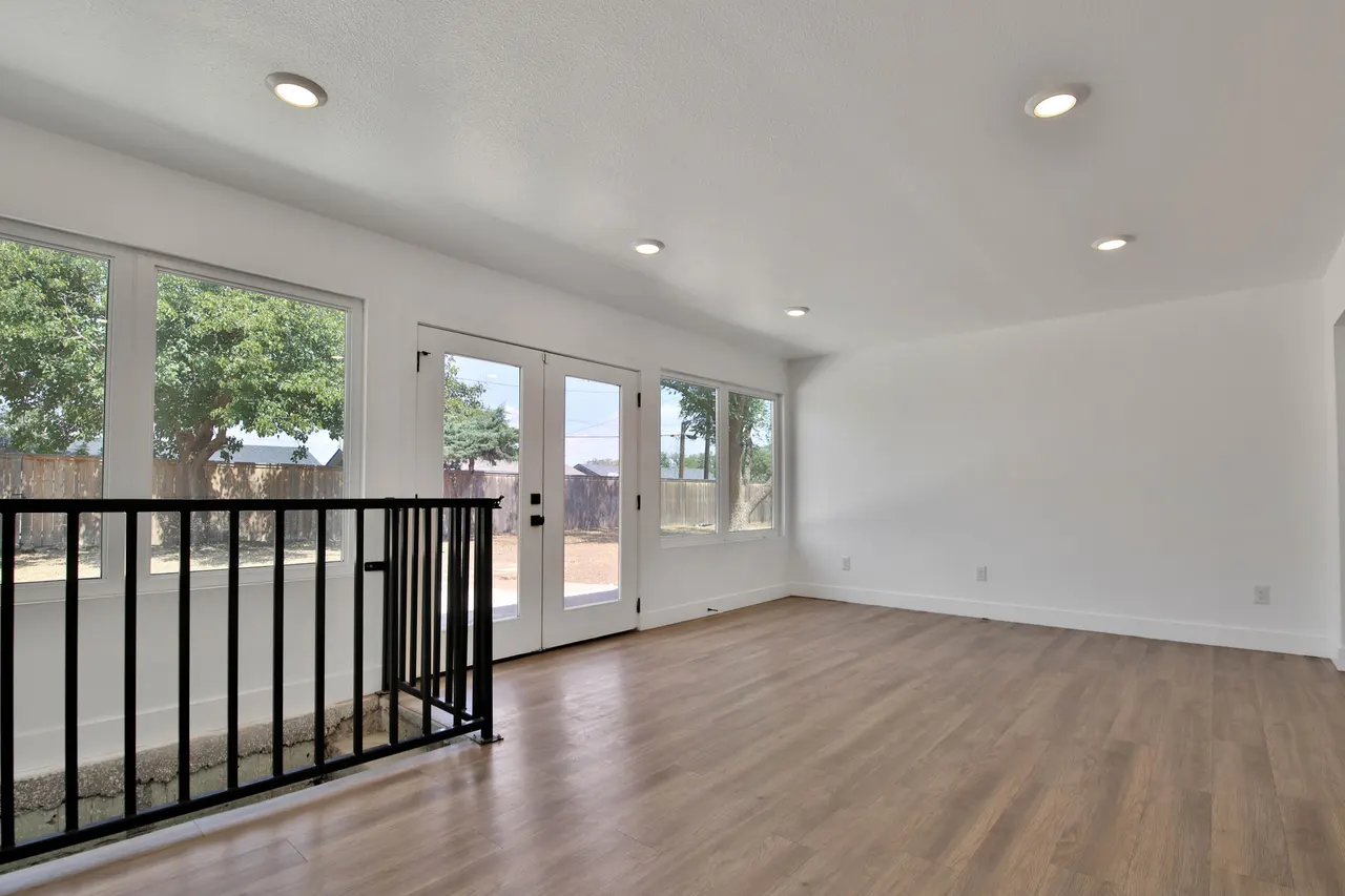 Photo 13 — 5442 7th Street, Lubbock, TX 79416