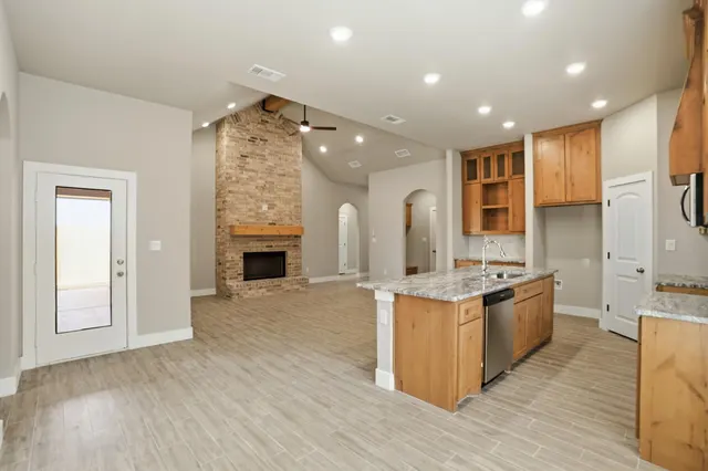 Photo 5 — 612 E 14th Street, Wolfforth, TX 79382