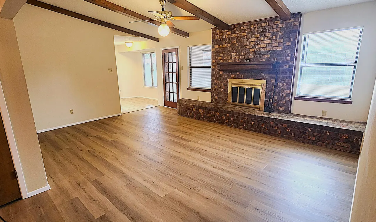 Photo 3 — 5704 93rd Street, Lubbock, TX 79424