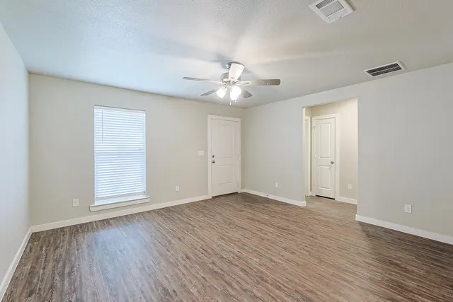 Photo 6 — 410 E 30th Street, Wolfforth, TX 79382