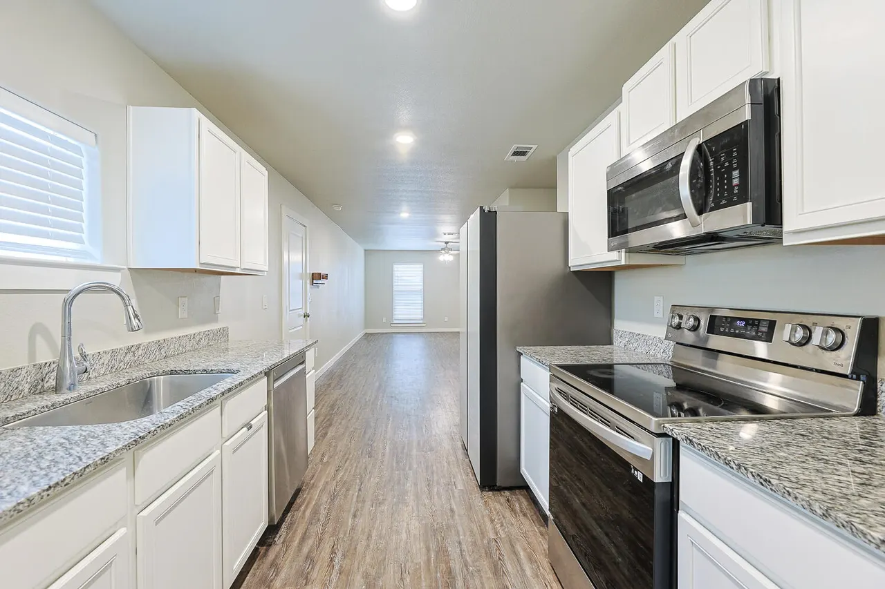 Photo 13 — 410 E 30th Street, Wolfforth, TX 79382