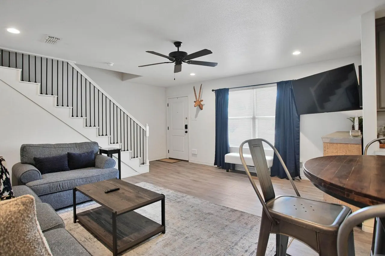 Photo 8 — 1920 16th Street, Lubbock, TX 79401