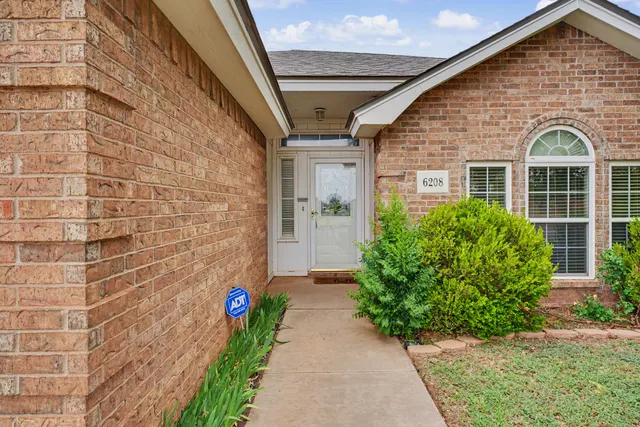 Photo 2 — 6208 15th Street, Lubbock, TX 79416